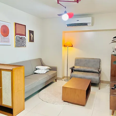1 Queen Bed & 2 Double Beds At One Uptown Residences With Xbox And Netflix