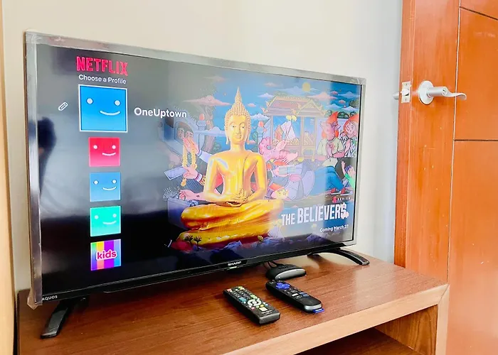 Apartamento 1 Queen Bed & 2 Double Beds At One Uptown Residences With Xbox And Netflix Manila