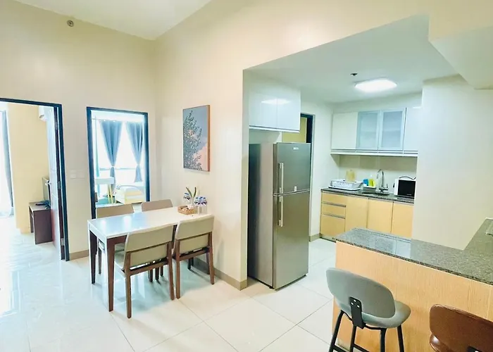1 Queen Bed & 2 Double Beds At One Uptown Residences With Xbox And Netflix *