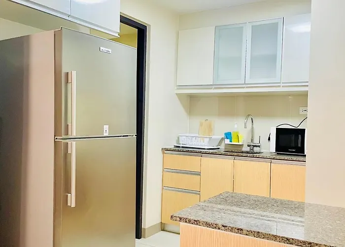 1 Queen Bed & 2 Double Beds At One Uptown Residences With Xbox And Netflix